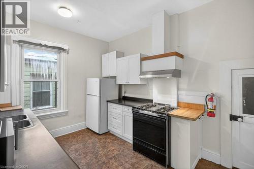 282 Main Street W, Hamilton, ON - Indoor Photo Showing Kitchen