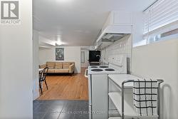 LOWER - 32 CHAMBERLAIN AVENUE  Toronto, ON M6E 4J8