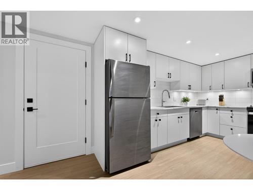 451 Vision Court, Kelowna, BC - Outdoor