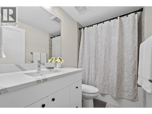 451 Vision Court, Kelowna, BC - Outdoor
