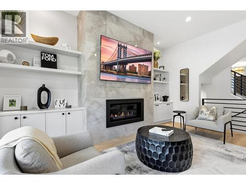 451 Vision Court, Kelowna, BC - Indoor With Fireplace