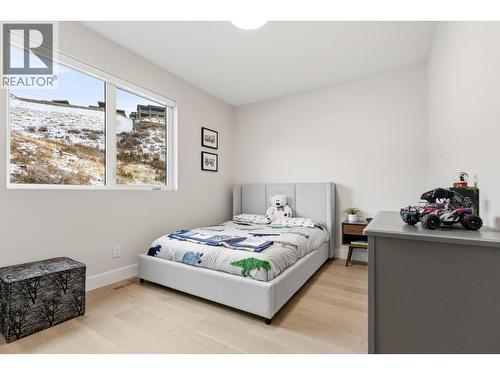 451 Vision Court, Kelowna, BC - Indoor Photo Showing Bedroom
