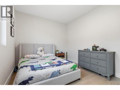 451 Vision Court, Kelowna, BC - Indoor Photo Showing Bedroom