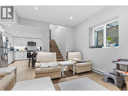 suite living room - 451 Vision Court, Kelowna, BC - Indoor