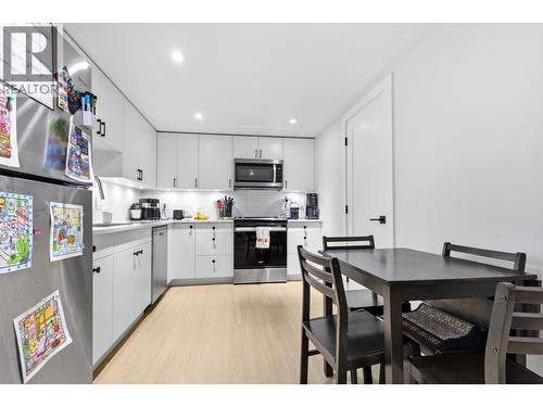 suite kitchen - 451 Vision Court, Kelowna, BC - Indoor