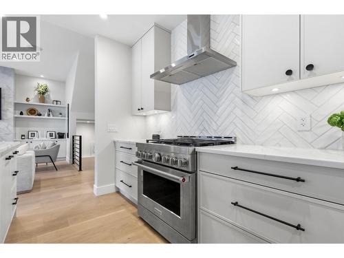 451 Vision Court, Kelowna, BC - Indoor Photo Showing Kitchen With Upgraded Kitchen