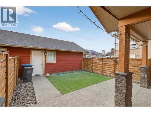 1930 Ethel Street, Kelowna, BC - Outdoor With Exterior