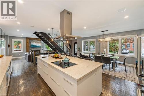 535 Locust Street, Burlington, ON - Indoor Photo Showing Kitchen