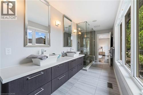 535 Locust Street, Burlington, ON - Indoor Photo Showing Bathroom