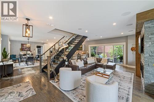 535 Locust Street, Burlington, ON - Indoor