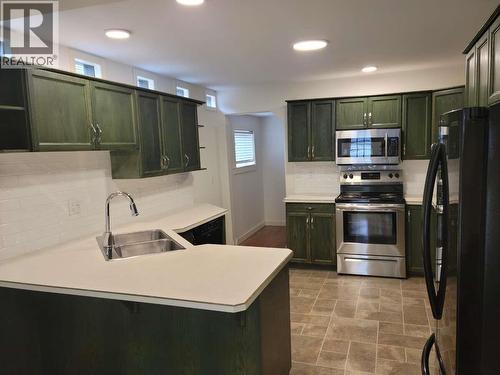 2600 37 Avenue, Vernon, BC - Indoor Photo Showing Kitchen With Double Sink