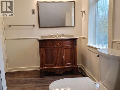 2600 37 Avenue, Vernon, BC - Indoor Photo Showing Bathroom