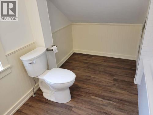 2600 37 Avenue, Vernon, BC - Indoor Photo Showing Bathroom