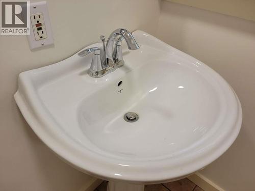 2600 37 Avenue, Vernon, BC - Indoor Photo Showing Bathroom