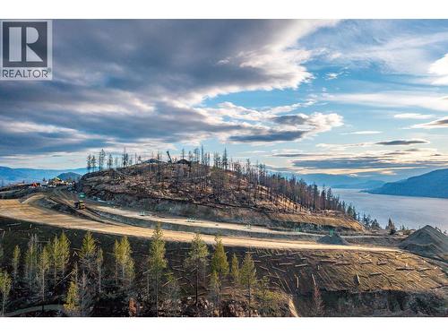 Park only a short walking distance - 46 Beacon Hill Drive, Lake Country, BC 