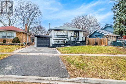 402 ST AUGUSTINE DRIVE  Oakville, ON L6K 3K9