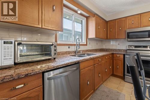 42 Lasila Court, Hamilton, ON - Indoor Photo Showing Kitchen With Double Sink