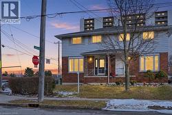 130 RIVERDALE Drive  Hamilton, ON L8E 1K4