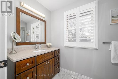 3 Woodlawn Court, Whitby (Blue Grass Meadows), ON - Indoor Photo Showing Bathroom