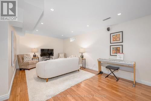 3 Woodlawn Court, Whitby (Blue Grass Meadows), ON - Indoor