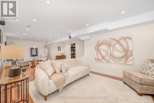 3 Woodlawn Court, Whitby (Blue Grass Meadows), ON - Indoor Photo Showing Living Room