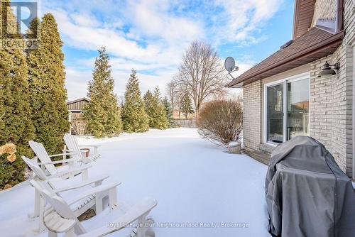 3 Woodlawn Court, Whitby (Blue Grass Meadows), ON - Outdoor