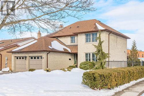 3 Woodlawn Court, Whitby (Blue Grass Meadows), ON - Outdoor