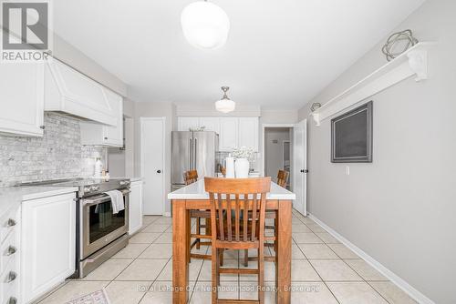 3 Woodlawn Court, Whitby (Blue Grass Meadows), ON - Indoor Photo Showing Kitchen With Stainless Steel Kitchen With Upgraded Kitchen