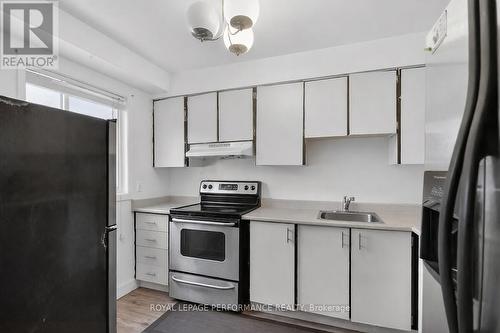 9 - 3064 Olympic Way, Ottawa, ON - Indoor Photo Showing Kitchen