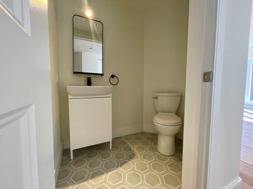 Powder room - 201-1315 Rue Notre-Dame O., Montréal (Ville-Marie), QC - Indoor Photo Showing Bathroom