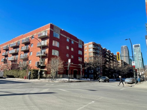 Front of Structure - 201-1315 Rue Notre-Dame O., Montréal (Ville-Marie), QC - Outdoor With Balcony With Facade