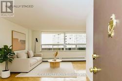 906 - 6200 BATHURST STREET  Toronto, ON M2R 2A3