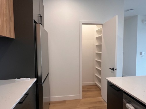 Cuisine - 306-282 Rue Du Cardinal, Saint-Amable, QC - Indoor