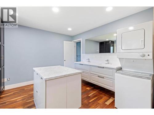 612 Thorneloe Road, Kelowna, BC - Indoor Photo Showing Laundry Room