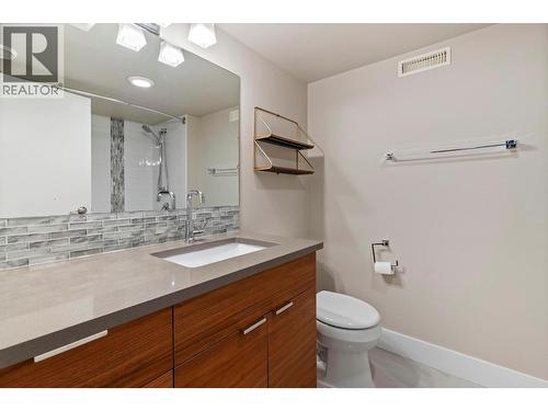 612 Thorneloe Road, Kelowna, BC - Indoor Photo Showing Bathroom