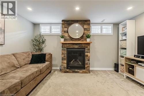 18 Linden Avenue, Brantford, ON - Indoor Photo Showing Living Room With Fireplace