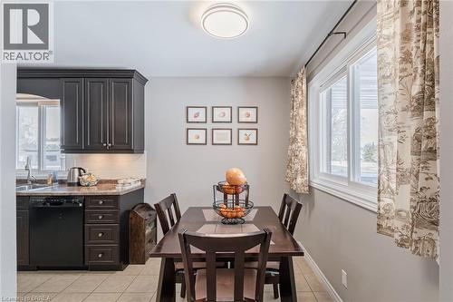 18 Linden Avenue, Brantford, ON - Indoor Photo Showing Dining Room