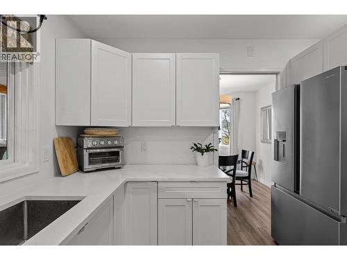 1255 Raymer Avenue Unit# 120, Kelowna, BC - Indoor Photo Showing Kitchen