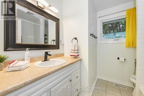 9 Newbury Avenue, Ottawa, ON - Indoor Photo Showing Bathroom