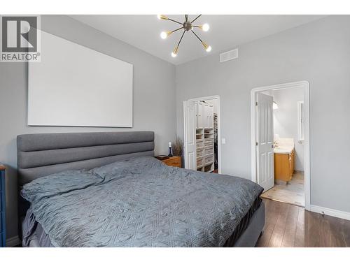 1879 Portland Avenue, Kelowna, BC - Indoor Photo Showing Bedroom