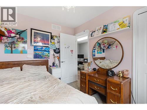 1879 Portland Avenue, Kelowna, BC - Indoor Photo Showing Bedroom