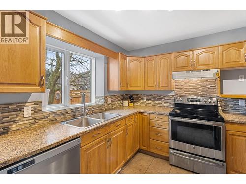 1879 Portland Avenue, Kelowna, BC - Indoor Photo Showing Kitchen With Double Sink