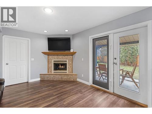 1879 Portland Avenue, Kelowna, BC - Indoor With Fireplace