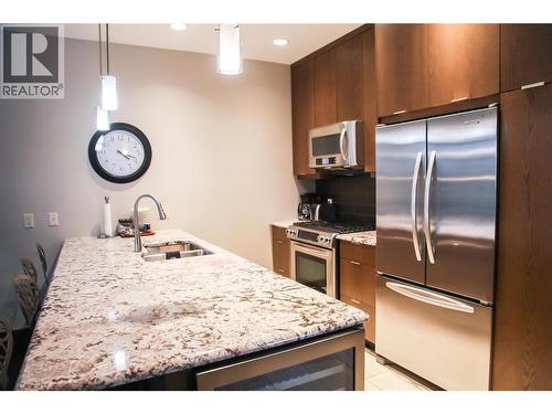 101 Dormie Drive Unit# 3H, Vernon, BC - Indoor Photo Showing Kitchen