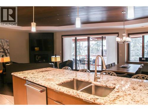 101 Dormie Drive Unit# 3H, Vernon, BC - Indoor Photo Showing Kitchen With Double Sink