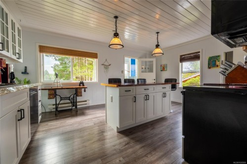 380 Cape Beale Trail, Bamfield, BC 