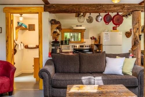 380 Cape Beale Trail, Bamfield, BC 