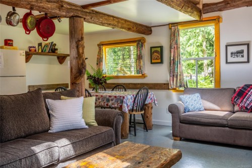 380 Cape Beale Trail, Bamfield, BC 