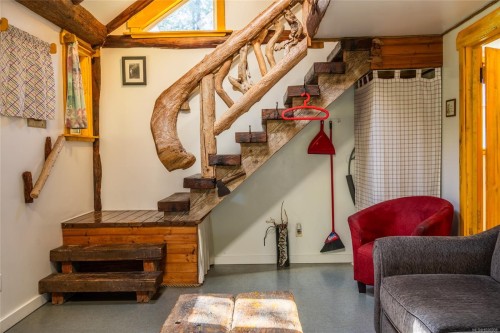 380 Cape Beale Trail, Bamfield, BC 