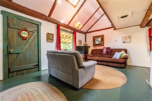 380 Cape Beale Trail, Bamfield, BC 